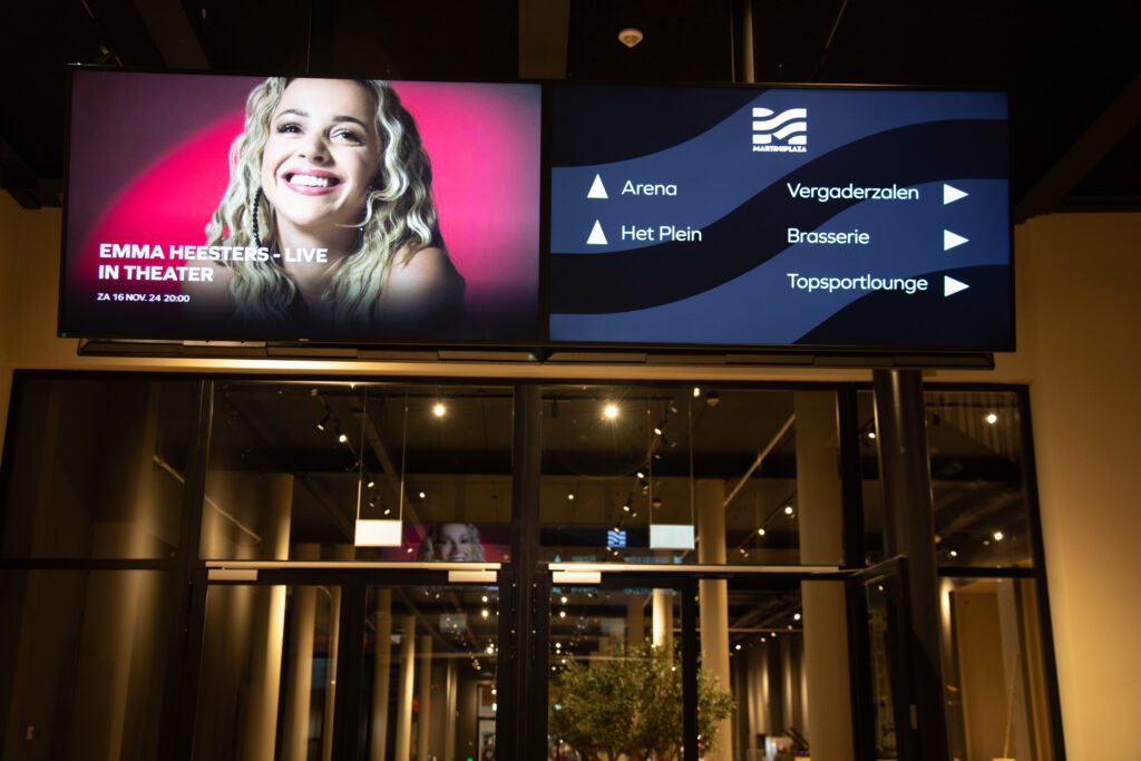 beeldschermen geplaatst in Martiniplaza